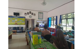 Research Club SMAN 2 Kahayan Tengah Perkuat Kompetensi Riset melalui Bimtek Penelitian